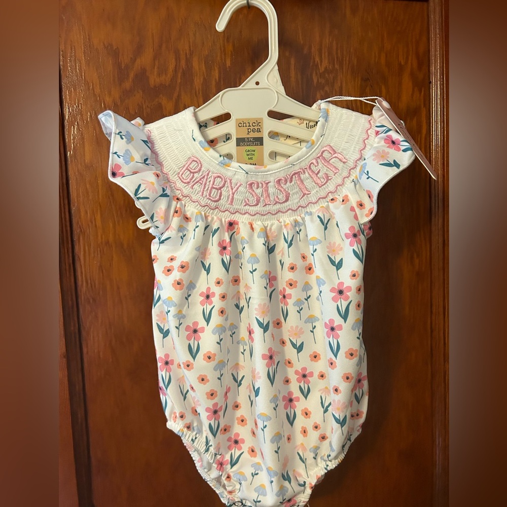 Smocked baby romper 💐